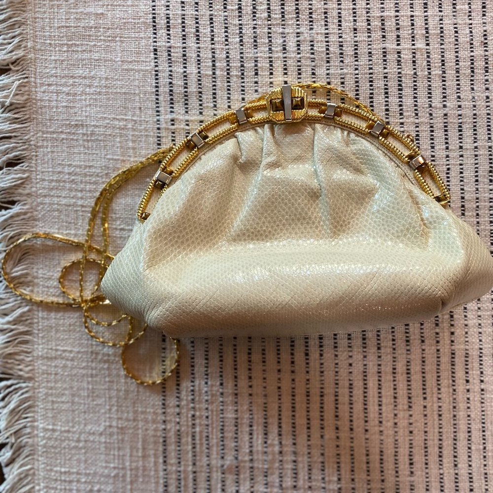 Finesse la Model vintage clutch